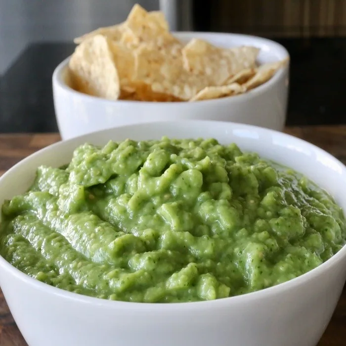 Ají de Aguacate (Colombiaanse Pittige Avocado Saus)