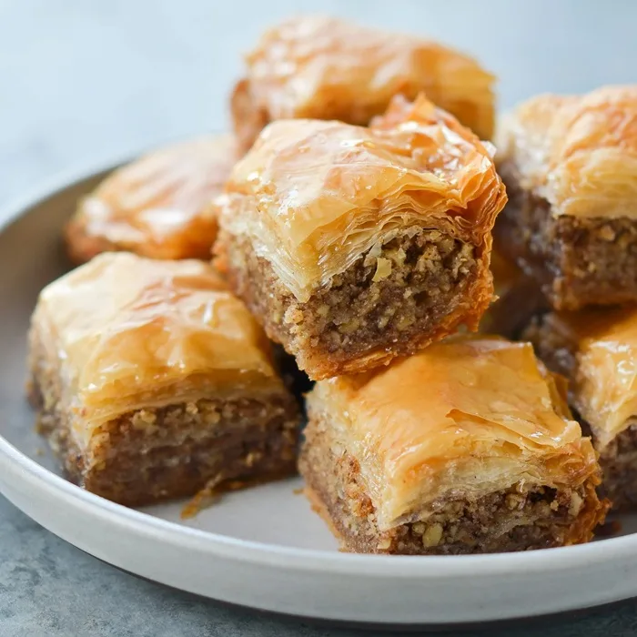 Baklava met gekruide noten, ricotta en chocolade