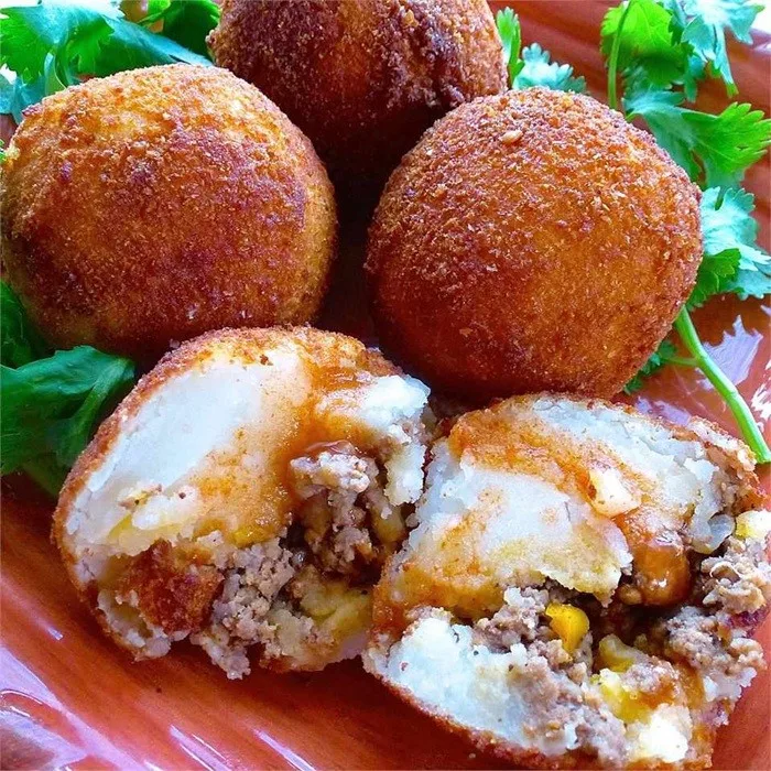 Colombiaanse Stijl Gevulde Aardappelen