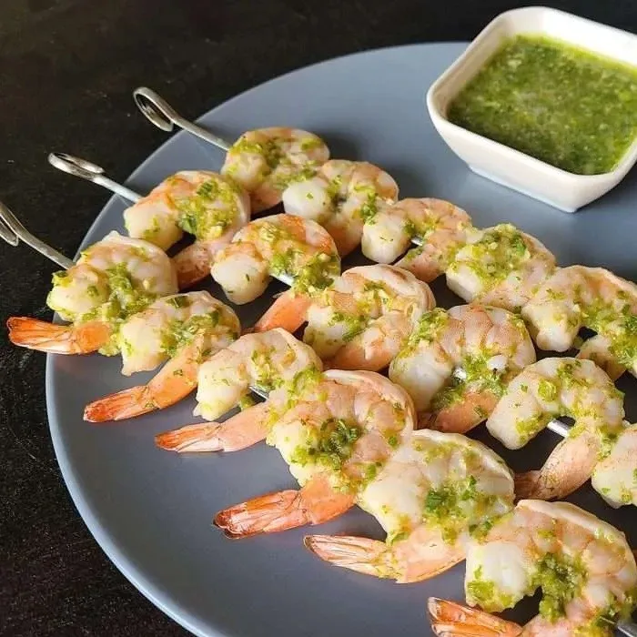 Gegrilde Garnalen met Groene Uiensaus
