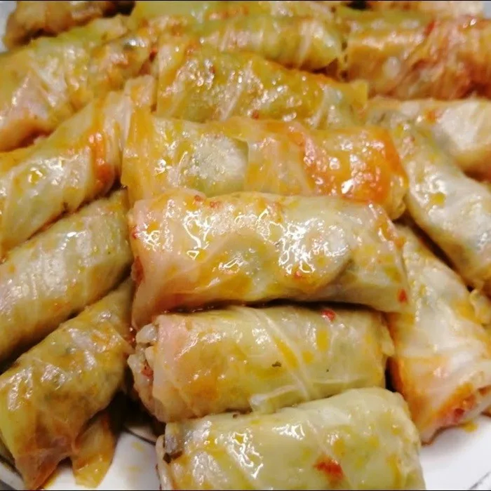 Koolbladeren gevuld met lamsvlees (Kelem dolmasi)