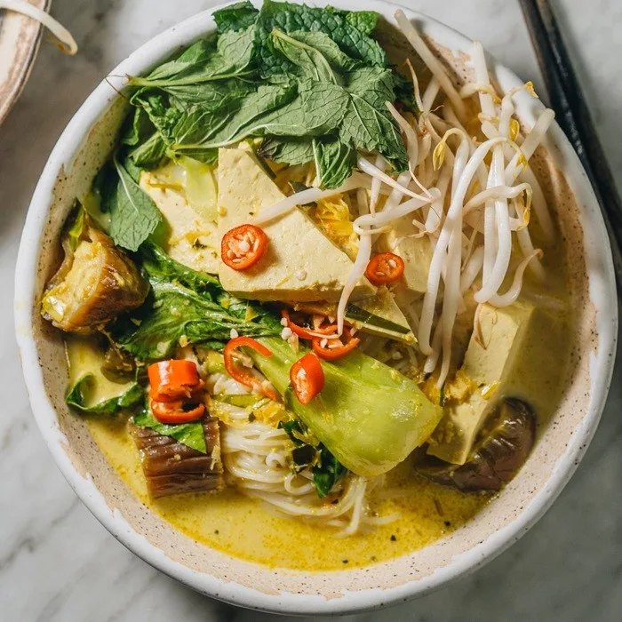 Nom Banh Chok – Cambodjaanse noedelsoep met kip