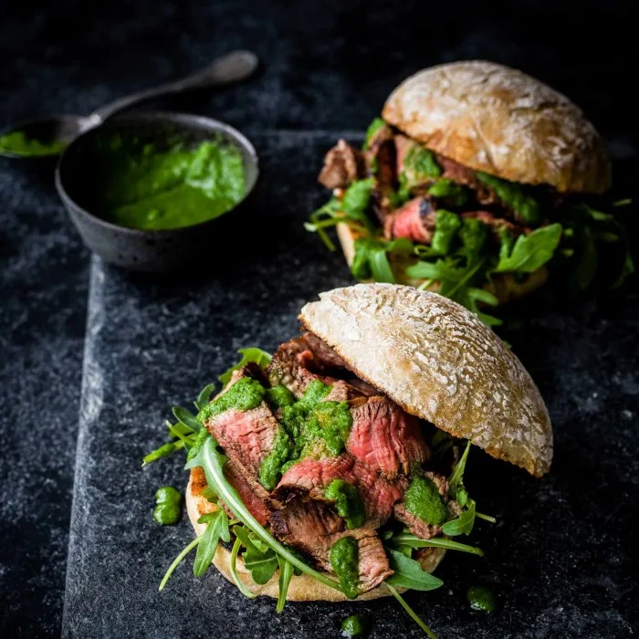 Portugese prego met groene piri-piri