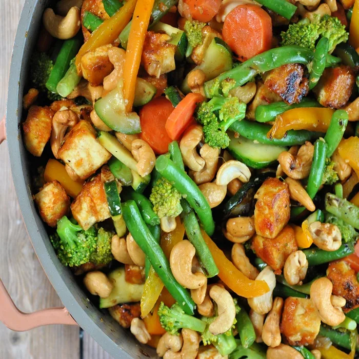 Roerbak met Tofu, Groenten en Cashewnoten
