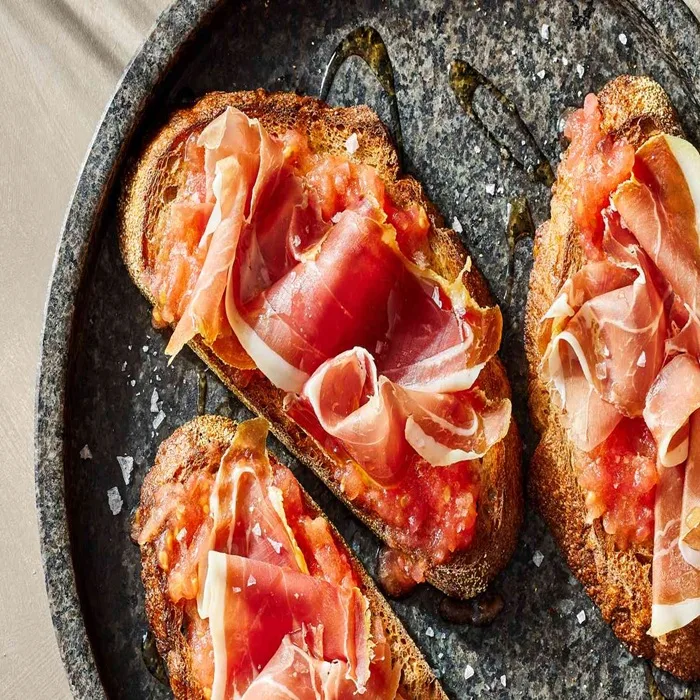 Spaans tomatenbrood met jamón Serrano
