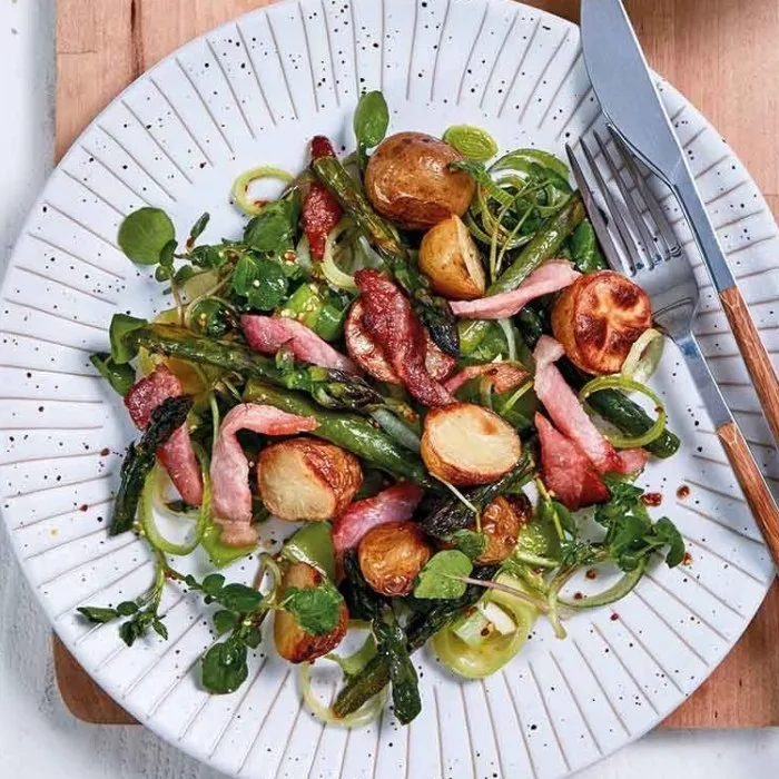 Warme salade met geroosterde asperges